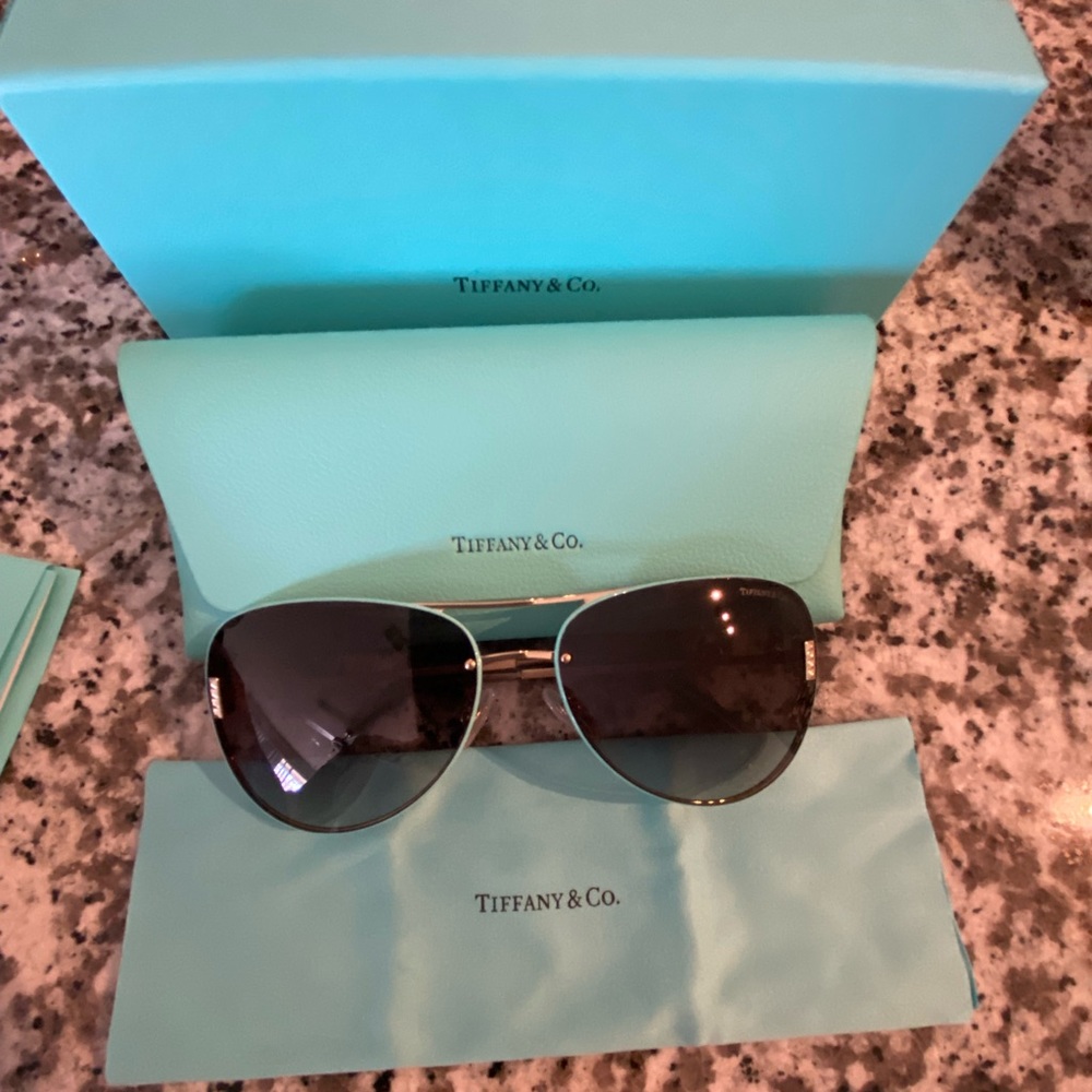 😎BRAND NEW AUTHENTIC Tiffany & Co. Aviator Sunglasses😎